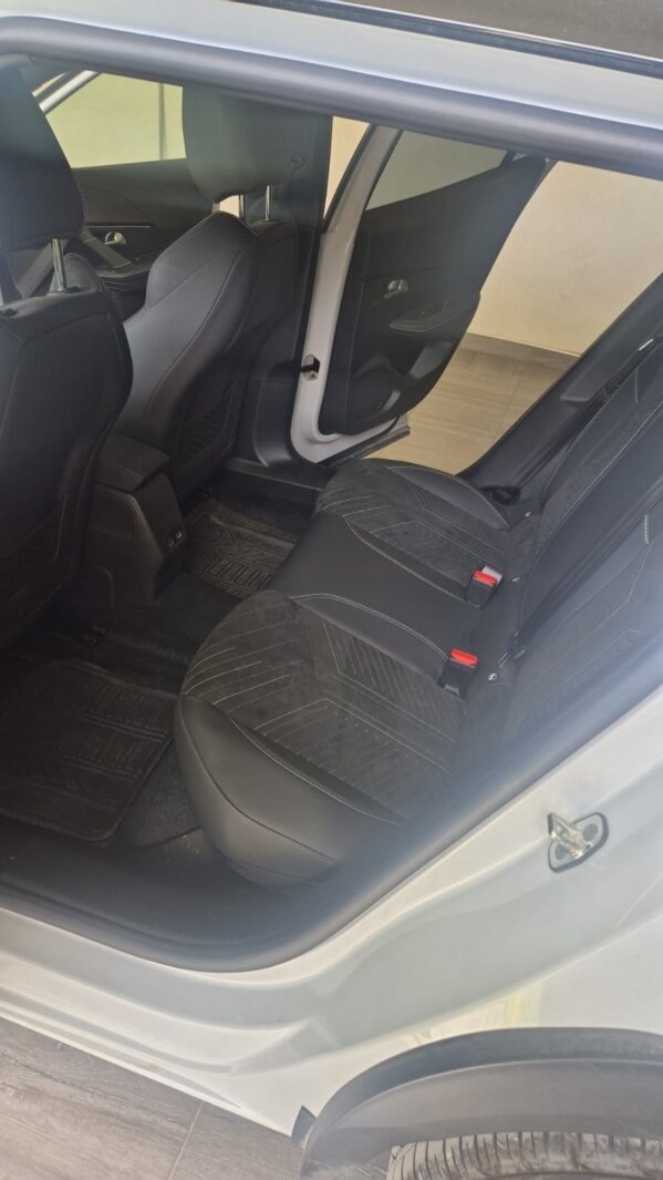 Peugeot 2008 1.2 turbo, Tela,  Aut. GT 2025
